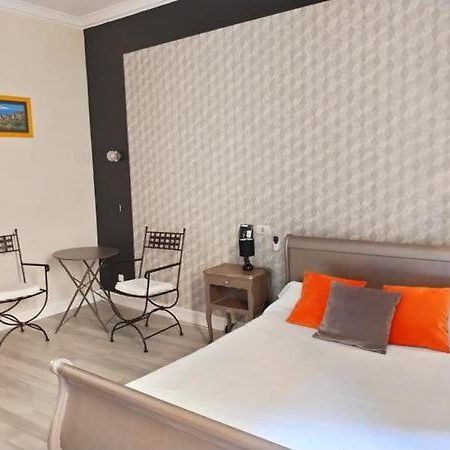 ריווזאלט Hotel" La Tour De L'Horloge " מראה חיצוני תמונה