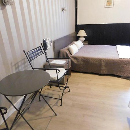 ריווזאלט Hotel" La Tour De L'Horloge " מראה חיצוני תמונה