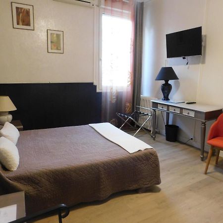ריווזאלט Hotel" La Tour De L'Horloge " מראה חיצוני תמונה