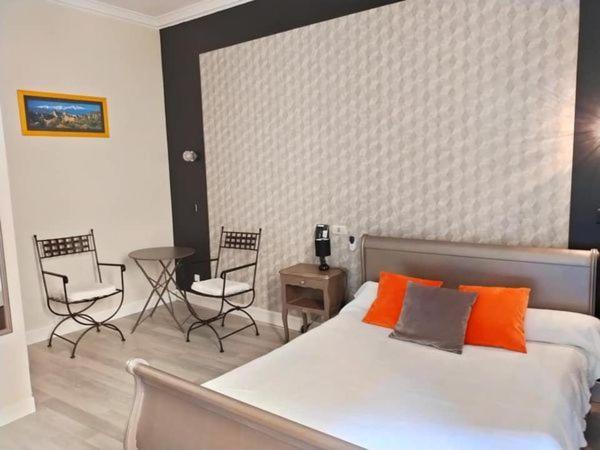 ריווזאלט Hotel" La Tour De L'Horloge " מראה חיצוני תמונה