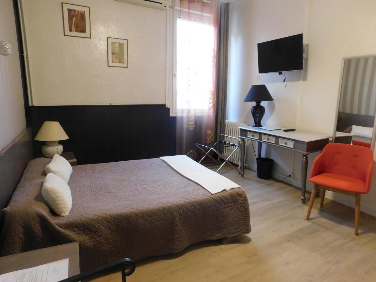 ריווזאלט Hotel" La Tour De L'Horloge " מראה חיצוני תמונה
