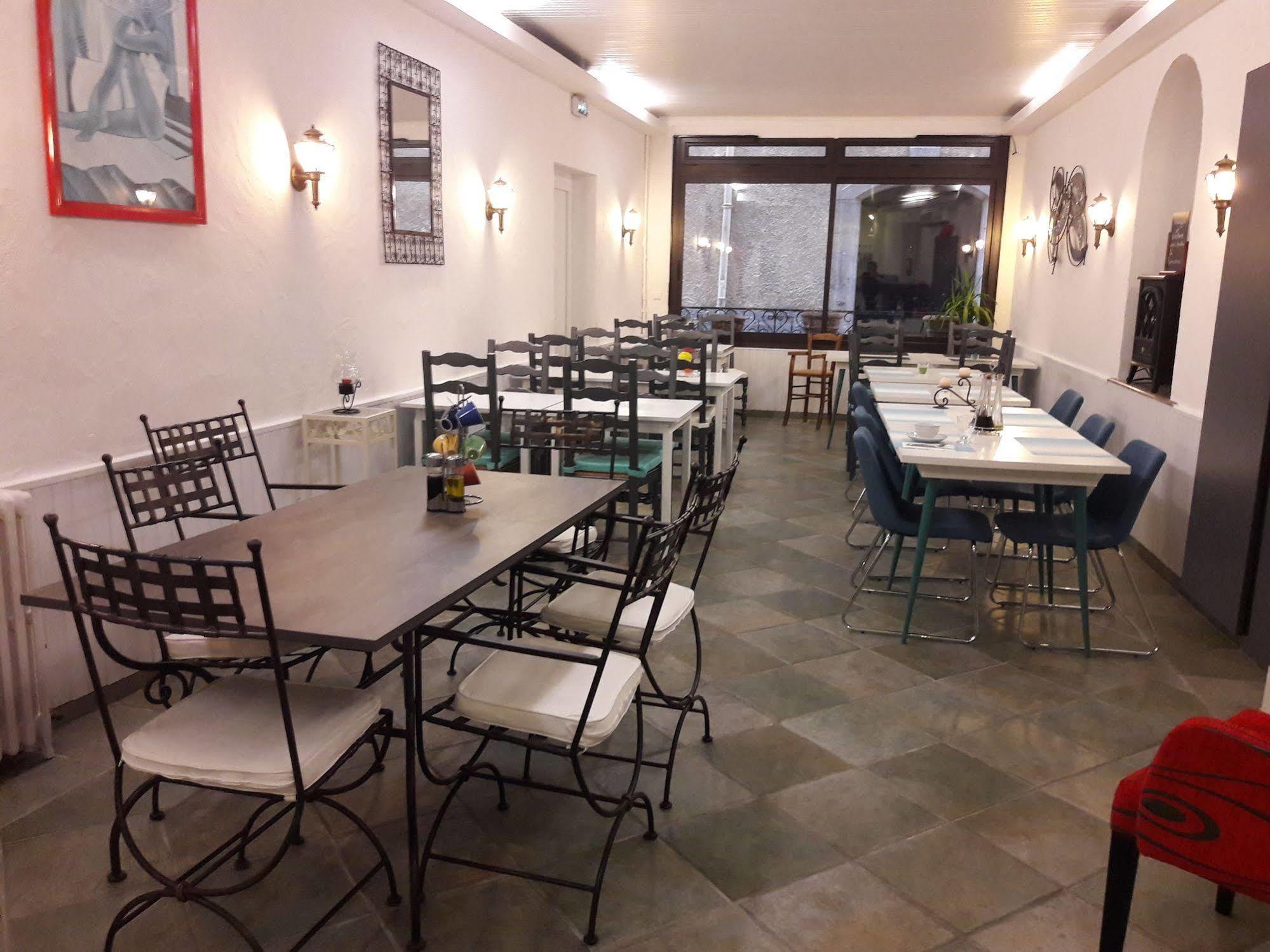 ריווזאלט Hotel" La Tour De L'Horloge " מראה חיצוני תמונה